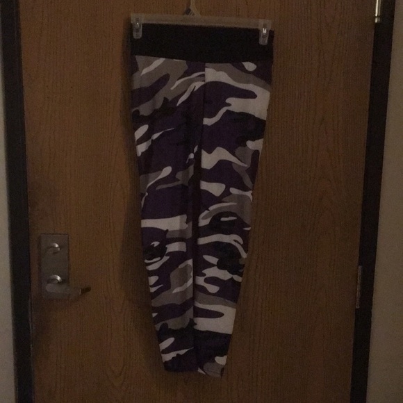 UNBRANDED purple white grey leggings medium A-14 - Picture 3 of 4